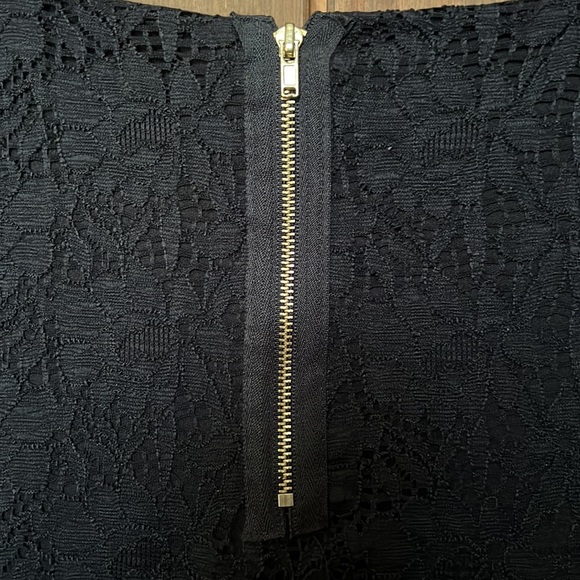 BOBEAU Black Lace Peplum Top - Picture 6 of 8